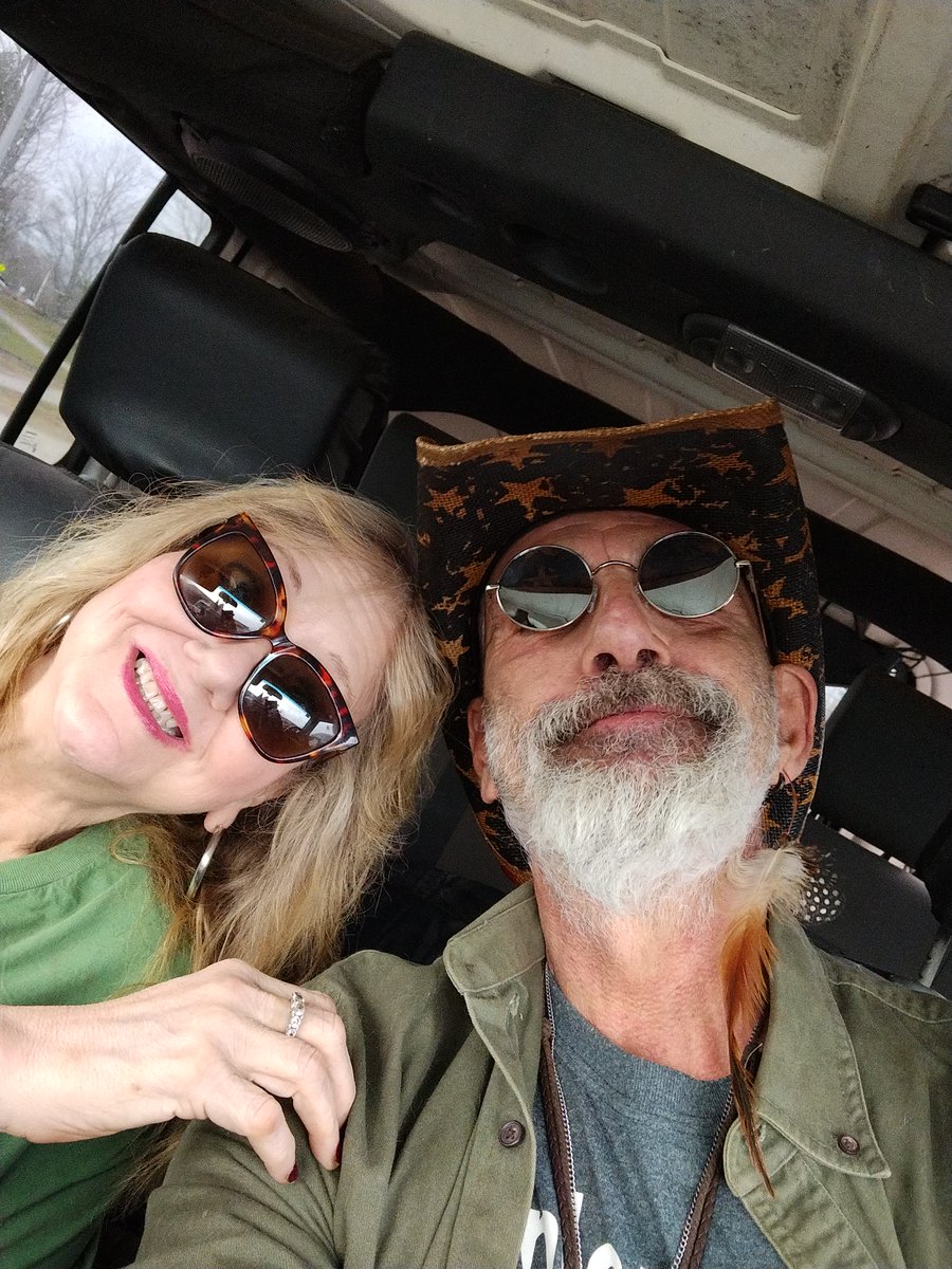 TruthSlingerX's tweet image. .
Hi everybody... me and Mama at Nokomis...

        ... who doesn't like a good selfie?

#Maine #mepolitics