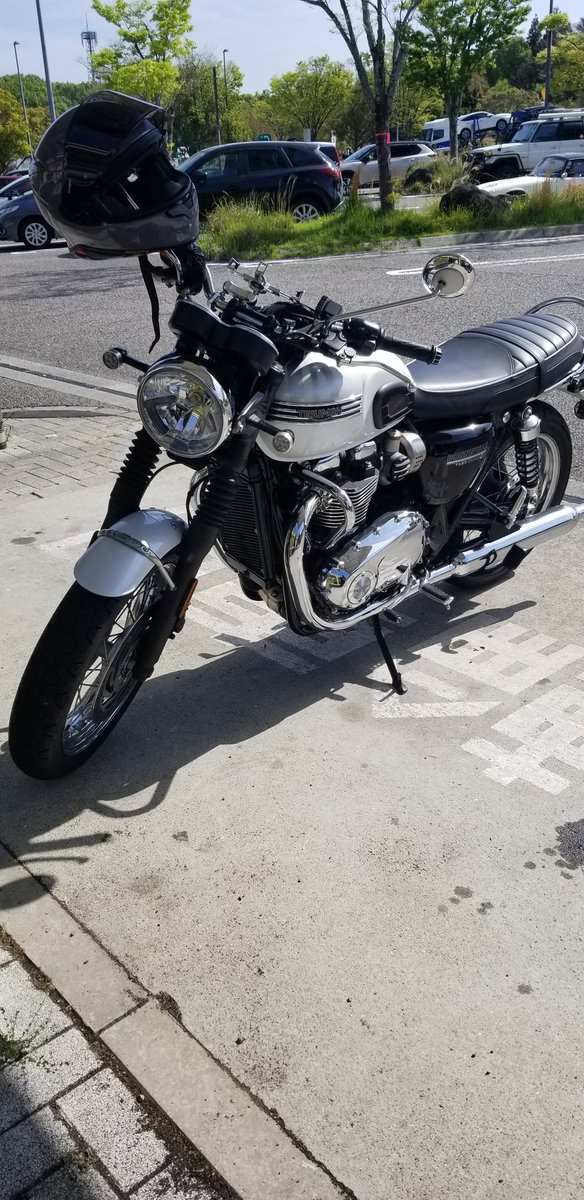 HT71953216's tweet image. 向かってます❗
スラで行こうと思ってたけど、バッテリーが怪しかったので、ボンネで行きます🎵
#LLC