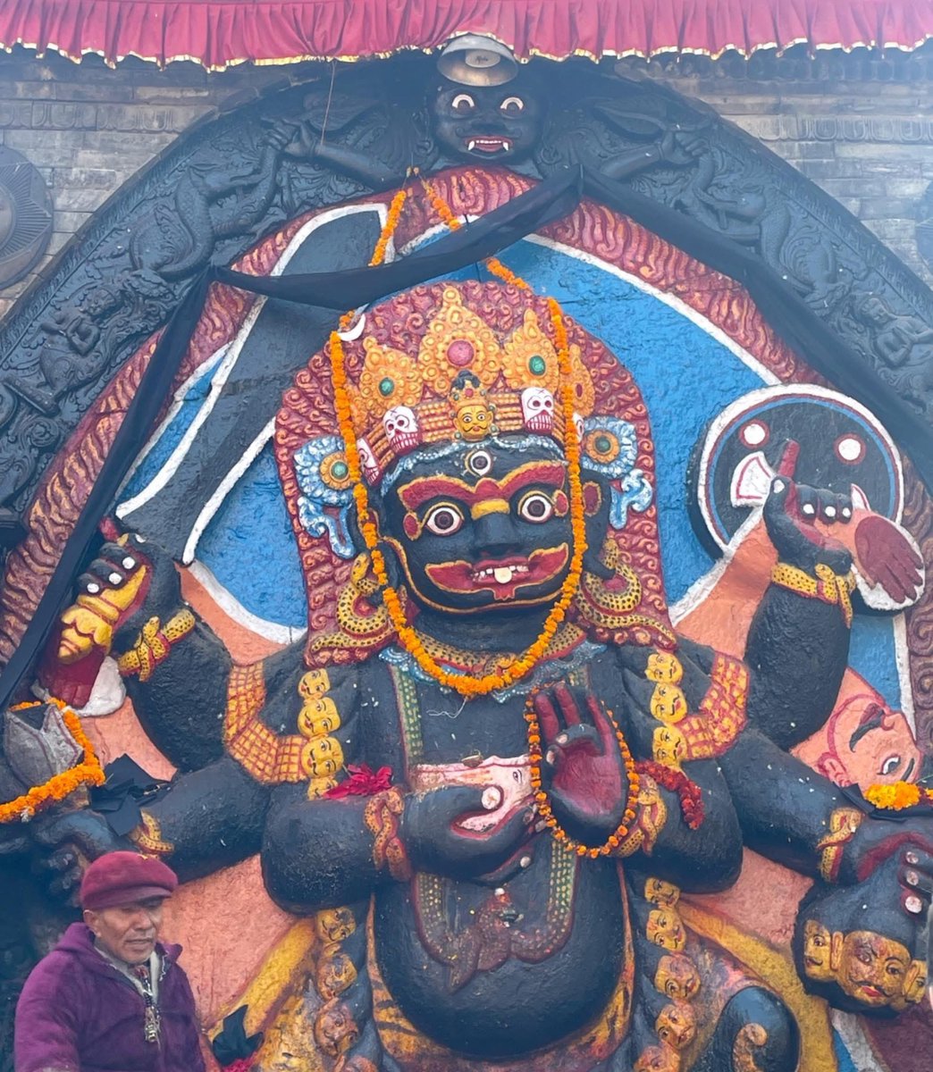 आज शनिबार, भगवान काल भैरवले हामी सबैको रक्षा गरून् 🙏

The iconic statue of lord Kaal Bhairav in Basantapur, Kathmandu, Nepal. It is believed to have been sculpted from a single stone. 🕉️

Photo: Rejisha Shakya 
#templesofnepal #visitnepal #nonextquestion