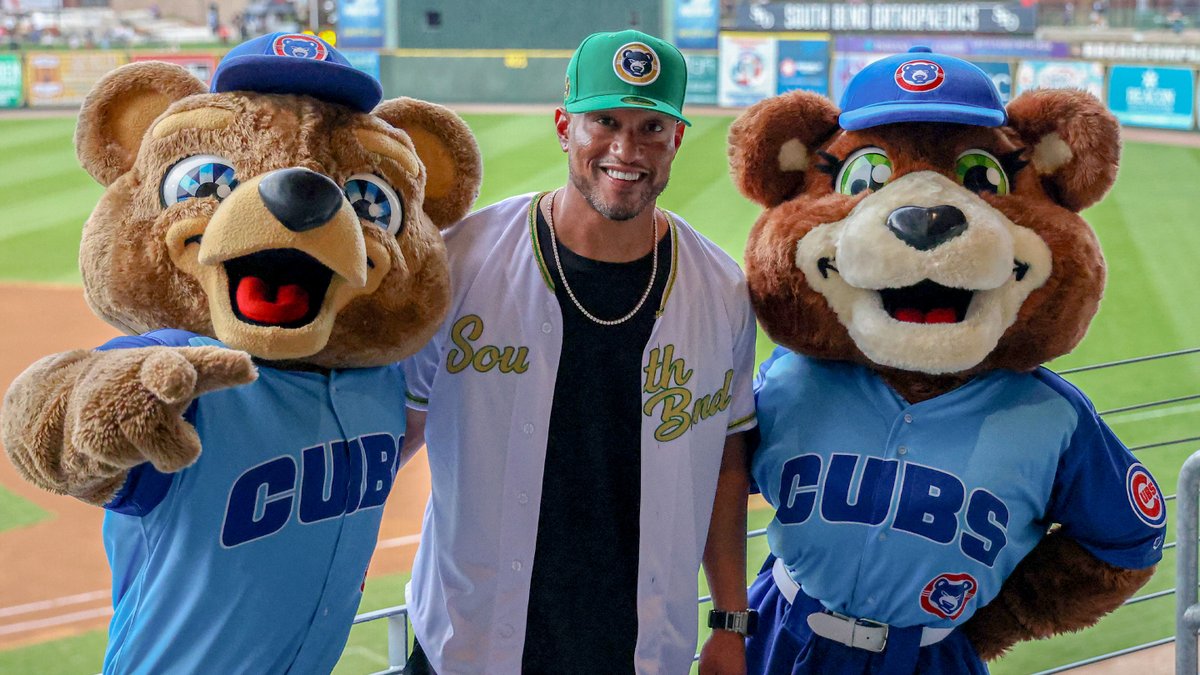 SBCubs's tweet photo. Notre Dame Football Head Coach Marcus Freeman and family join us for a beautiful Friday night game at Four Winds Field! ☘️

#SBCubs | @NDFootball @Marcus_Freeman1 https://t.co/nVxEande7C