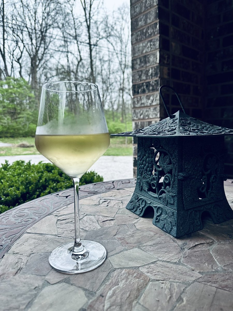 CheapSeats411's tweet image. It’s Patio SZN
Fitz’s Patio. Where the wine pours are always generous and the rain can’t hurt you.
#cheers #slainte