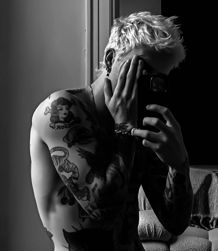 ╰┈➤ Tom Cobalt ♤ tweet media