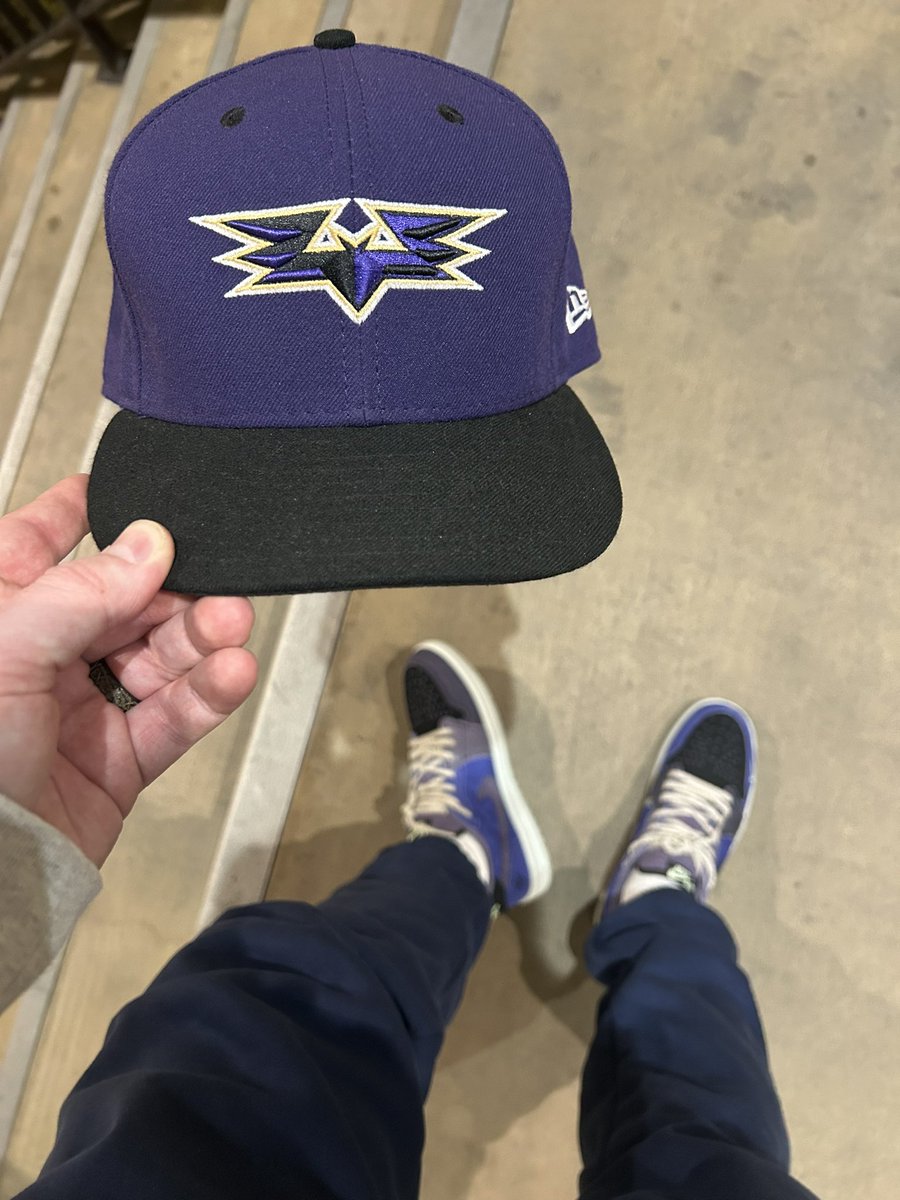 FraserKnowsBest's tweet image. Fitted Friday x Fitted of the Day: Louisville Bats 🦇 (2015) Minor League (Triple-A) affiliate of the Cincinnati Reds. #FOTD