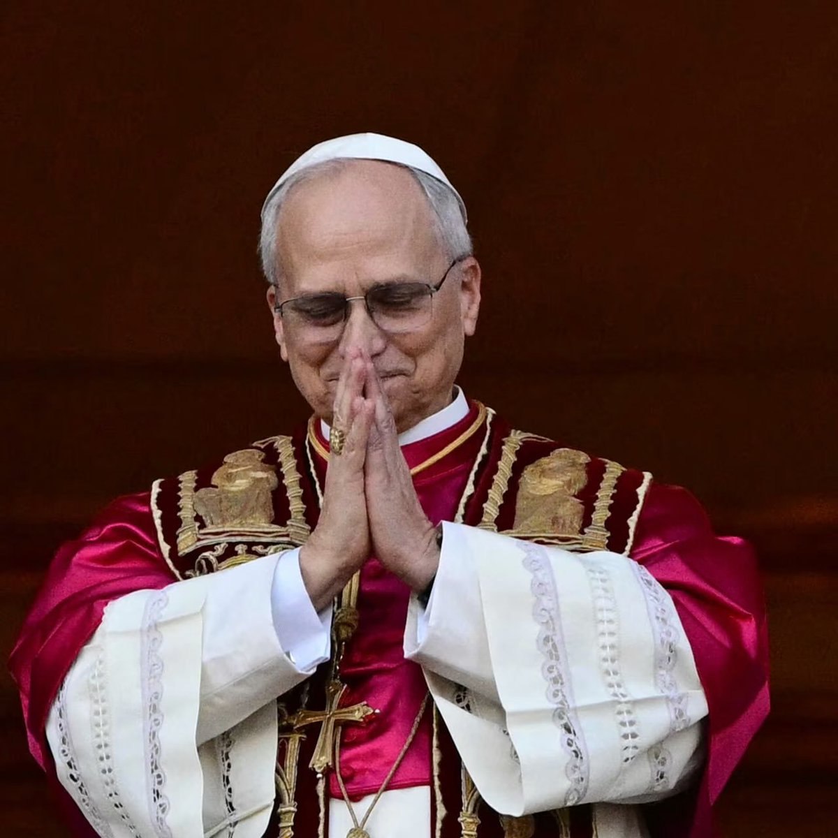 A Conferência dos Bispos Católicos dos EUA emitiu uma declaração na quarta-feira, retrucando JD Vance após ele dizer que o Papa Leão XIV deveria "ter cuidado" ao falar sobre os ensinamentos da Igreja:

"Por mais de mil anos, a Igreja Católica tem ensinado a teoria da guerra