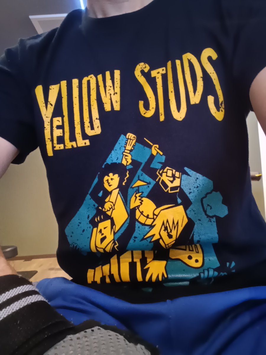 喝采イエT着て朝から筋トレ。やる気120%。