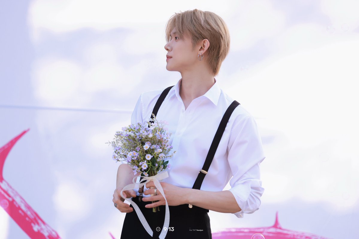 𝟗:𝟏𝟑 tweet media