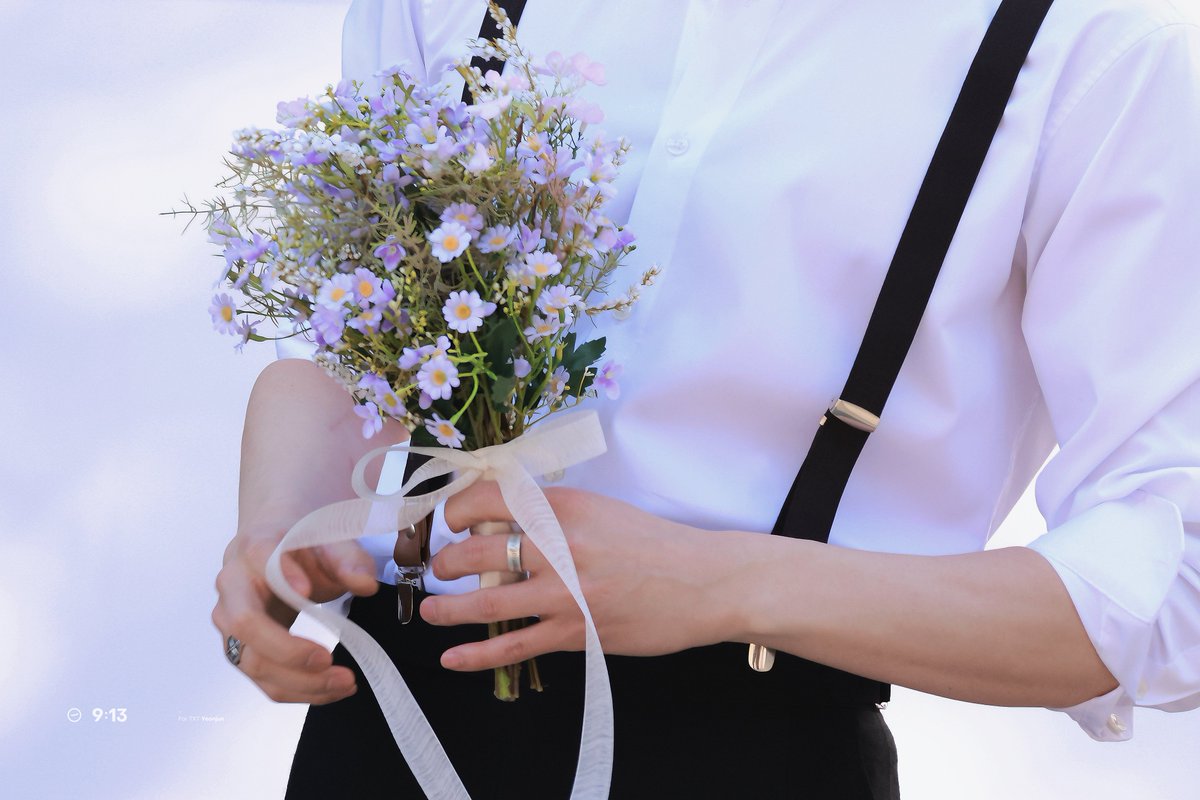 𝟗:𝟏𝟑 tweet media