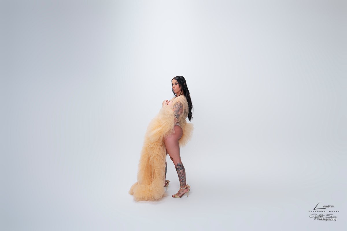 aftersixphoto's tweet image. Studio shoot with Model: @laurawalton18  #studio #aftersixphotography #vintage #vintagestyle #💋