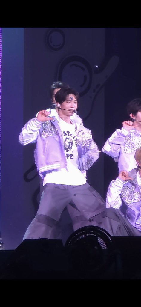 ちぢみ tweet media