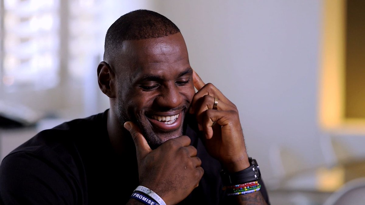 HTownArg's tweet photo. -Big Yahu?
-LeBron?
-Se lesionaron Doncic y Reaves necesito un favor 
-No digas más https://t.co/jVWGJTLp9c