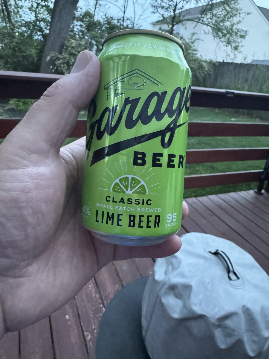 oldcoachMike's tweet photo. @drinkgaragebeer Garage Beer Friday! https://t.co/lkuVRk5jbw