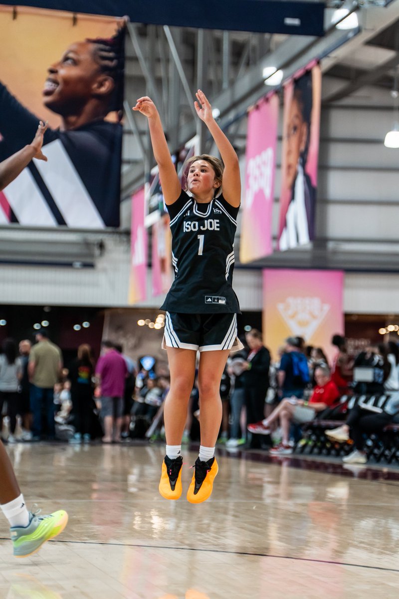 TeamIsoGirls's tweet photo. No hype. Just work that translates.

#JustUs | #DevelopmentOverEverything https://t.co/DLyaTm6s2g