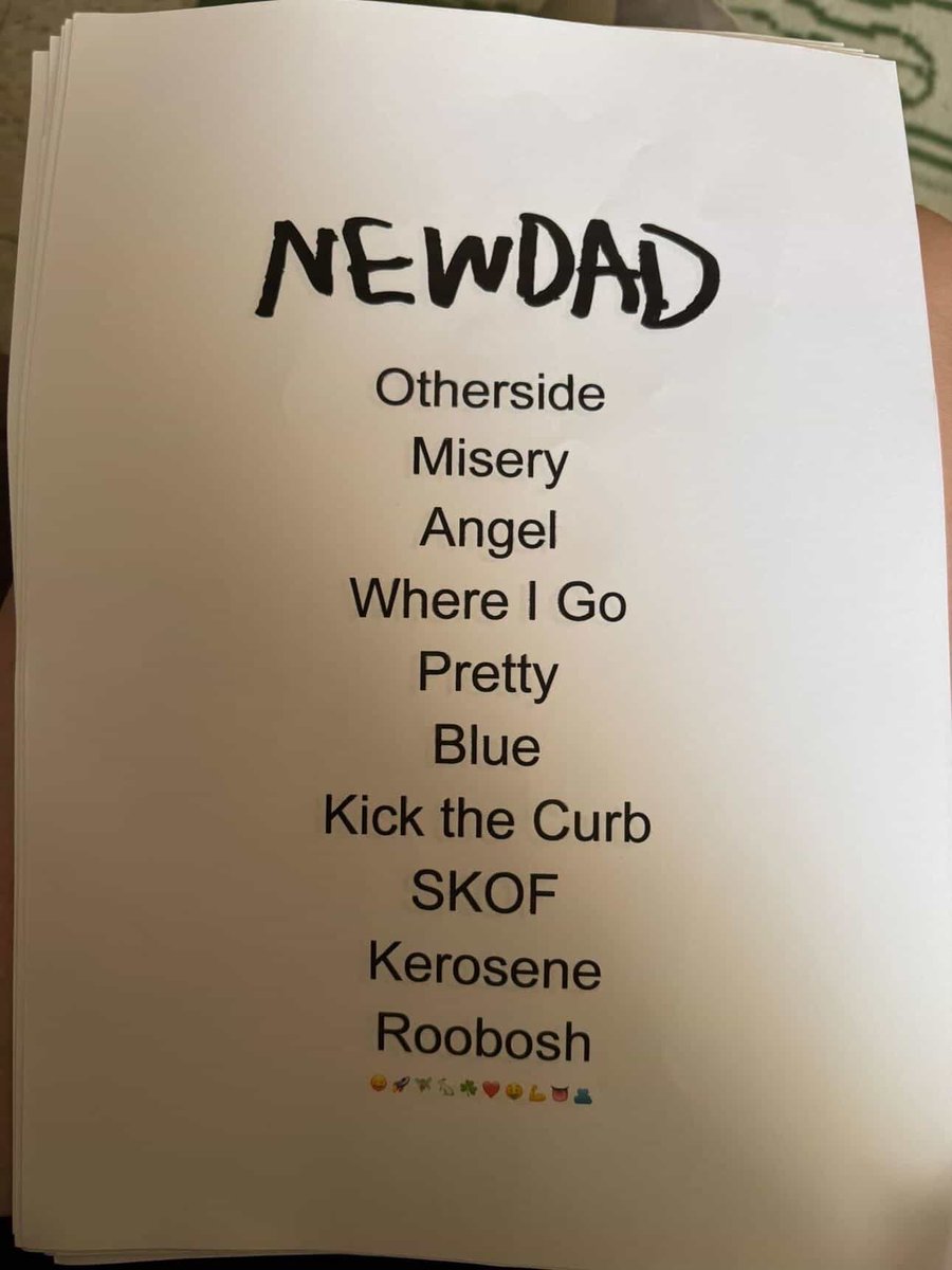 gyakuwatagashi's tweet image. OtherSide
Misery
Heavyweight
Angel
Pretty
SicklySweet
Blue
KickTheCurb
Kerosene
Roobosh
多分間違いないです。Day2のセットリスト。最高👍写真はDay1のセットリスト。
最高〜！大好き🫶
 #NewDad
 #Coachella