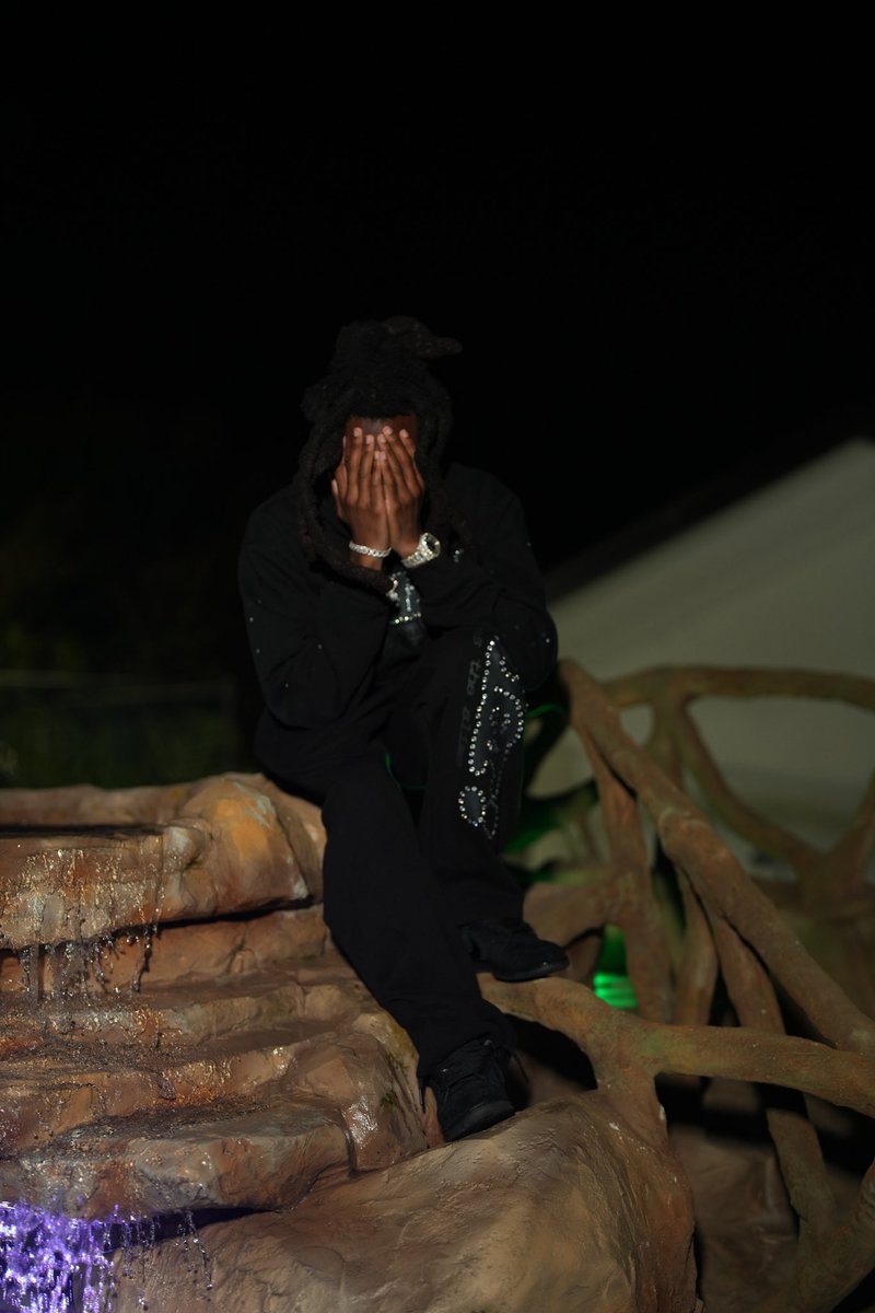SAM1KAYY's tweet photo. When u die they say they care when u here they never show it 😤 Blazay Living https://t.co/qgJtItEZey