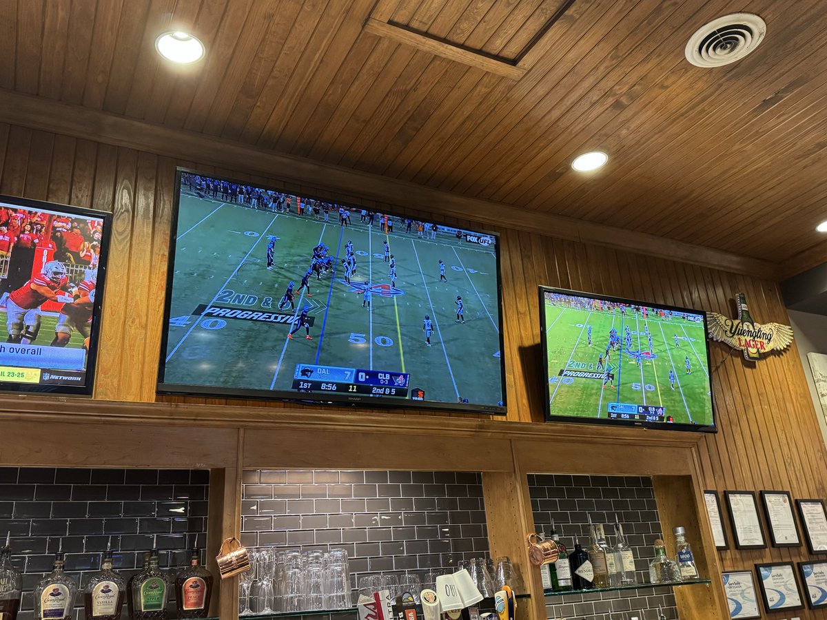 CoryNash's tweet photo. I got @TheUFL on at Mugshots after attending the @UFLStallions pep rally!   #unitedbyfootball  Time for @UFLAviators @UFLRenegades round 2!! https://t.co/pmeofG7Ut6