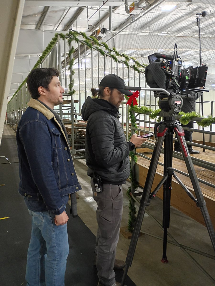 palangifilms's tweet image. Great time on the Christmas film! See ya on set next week all! :) 🎼🎬 Great shots!! So much fun on set with everyone!

#actor #onset #locations #filmmaking