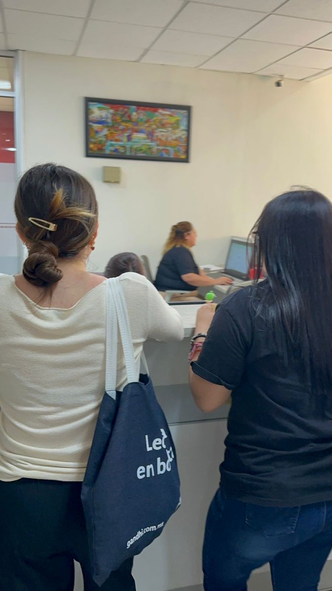 El d miércoles 15 de abril, nuevamente el comité de la FNERRR de Nuevo Laredo, asistieron a presidencia con el fin de que se les recibiera el pliego de peticiones, lucha que empezaron desde el mes de Febrero.