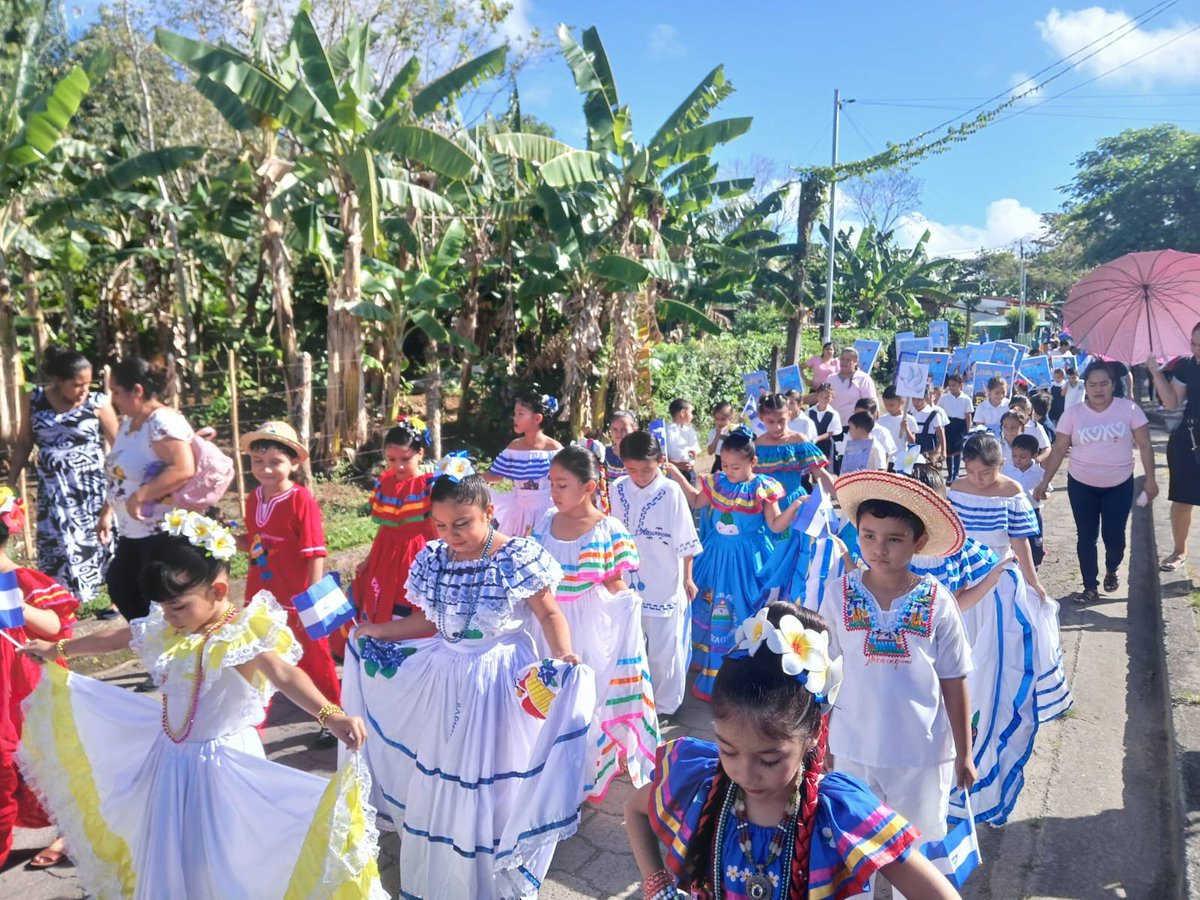 db_nicaragua's tweet image. 🇳🇮 En el Municipio del Coral la Comunidad Educativa realizó Desfiles Culturales “ Abril Victorias y Paz” celebrando la restitución de derechos y los logros educativos. 🕊️✨

#Nicaragua 
#Coral