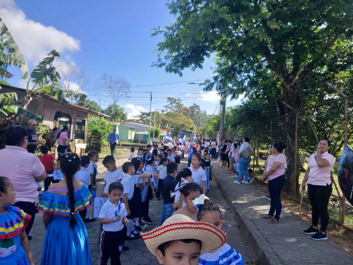 db_nicaragua's tweet image. 🇳🇮 En el Municipio del Coral la Comunidad Educativa realizó Desfiles Culturales “ Abril Victorias y Paz” celebrando la restitución de derechos y los logros educativos. 🕊️✨

#Nicaragua 
#Coral