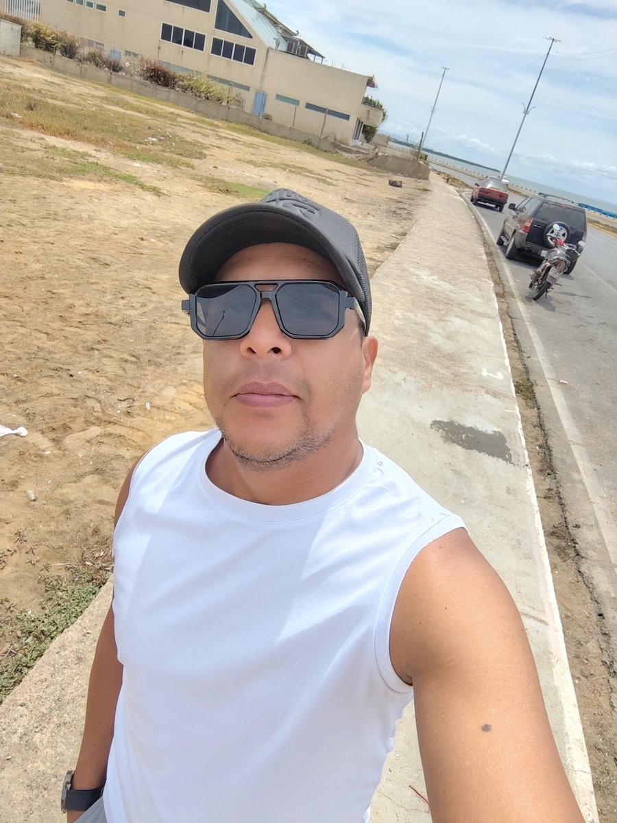 Cesarc474 tweet media