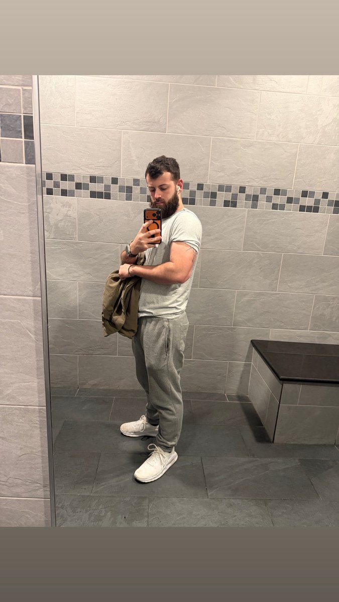 DylanCorey0nlfa's tweet photo. Come chat with me 
Looking for bitches 

#LookingForBitches
#BeardedAndBold
#MirrorSelfie https://t.co/FRiKD66vWD