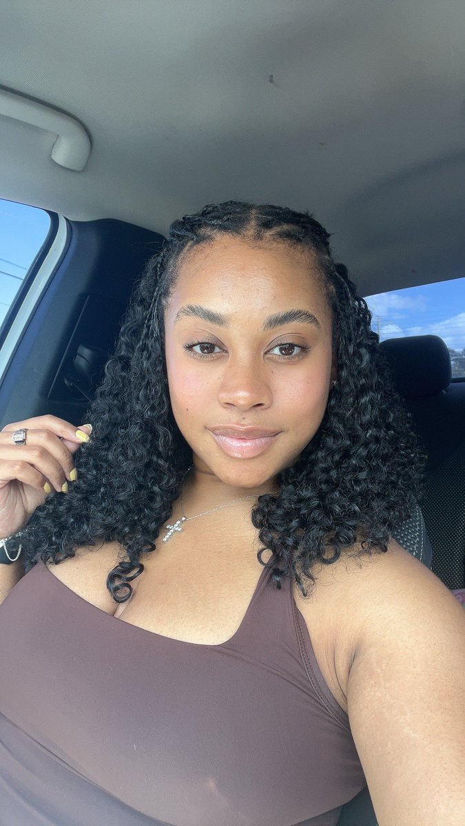 ErinNicole tweet media