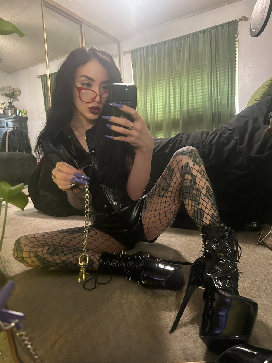 Mistress Gigi ✨ tweet media