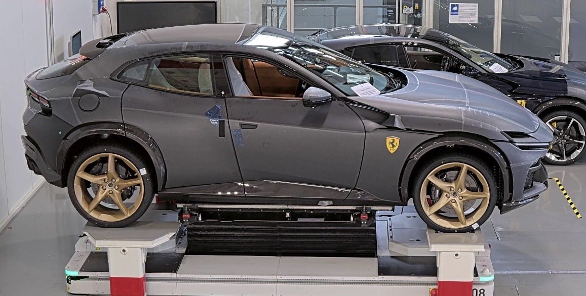 Ferrari_Lab87's tweet photo. フェラーリから上がってきた最終写真と完成予定写真が全然違う
今からペイントって事はなさそうですが。
マットブラックだからなんかコーティングされてるんかな https://t.co/3YH26rDhgU
