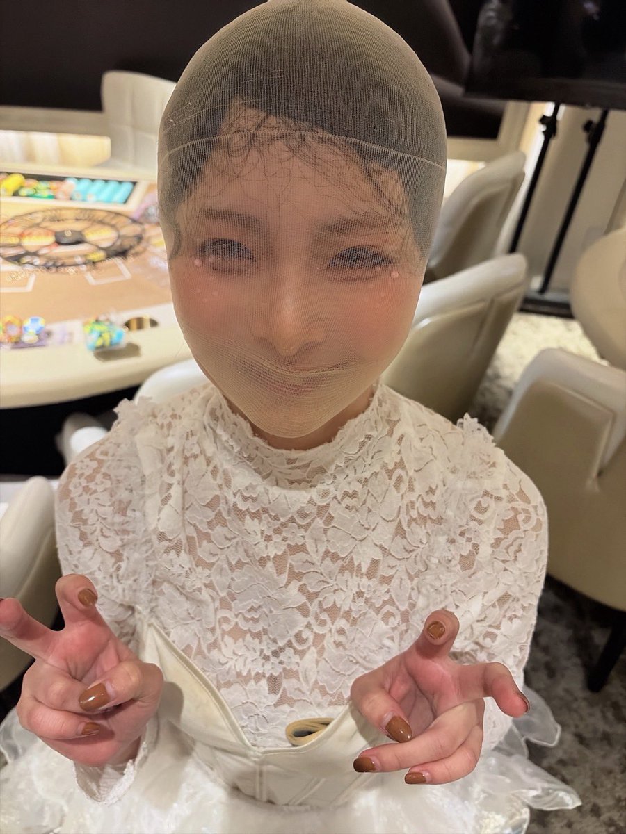 edamame_been's tweet photo. 座組の方がちょくちょくウィッグネット姿の話をしていると思うのですが…
こちらですね💁‍♀️

こういう変なことして遊ぶのが大変好きでして
お芝居の時は真面目やけど　
プライベートは皆様ご存知の通り変でございますが変な森田も楽しんでいただけると幸いです😂

物販の時とか変顔多くてすみません😅 https://t.co/XNnDkHR1JD