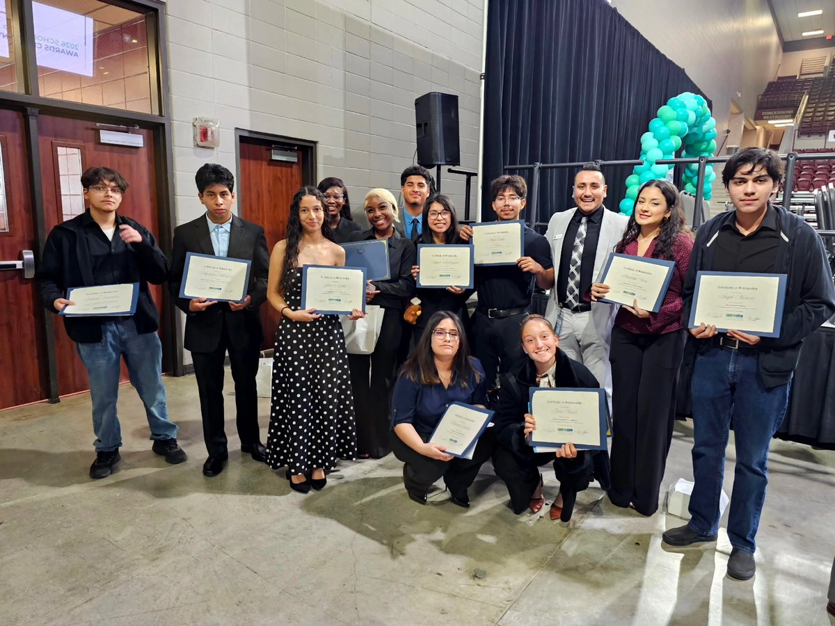 AldineHS_AISD's tweet image. 14 Aldine ISD seniors were recognized as recipients of Aldine Foundation Scholarships
Keep striving, keep shining, and congratulations to all our scholars! 🎉
#AldineISD #ClassOf2026 #ScholarshipSuccess #AldineProud
@drkdubb @AshleyAlfred_AP @CoachMKuehl @AHSGoCentr_AISD