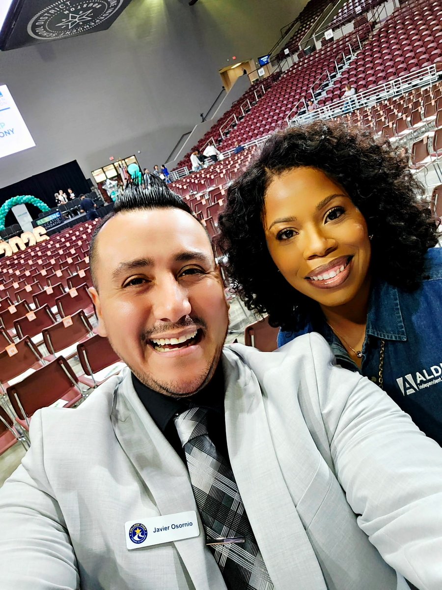 AldineHS_AISD's tweet image. 14 Aldine ISD seniors were recognized as recipients of Aldine Foundation Scholarships
Keep striving, keep shining, and congratulations to all our scholars! 🎉
#AldineISD #ClassOf2026 #ScholarshipSuccess #AldineProud
@drkdubb @AshleyAlfred_AP @CoachMKuehl @AHSGoCentr_AISD