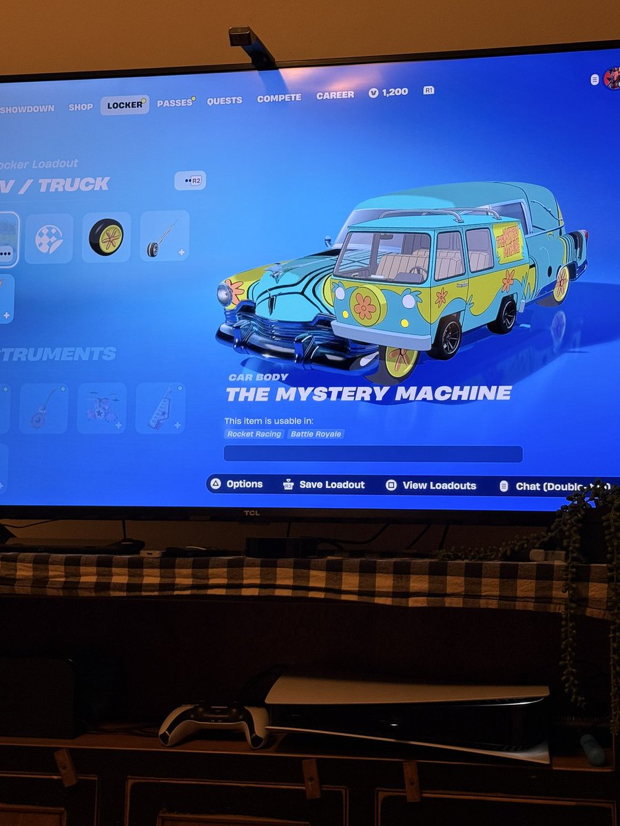 TheRealLosCode's tweet photo. @FortniteStatus I don’t own this car and this is what I have?? Care to explain??? I want my mystery machine https://t.co/mYOlreeXZb