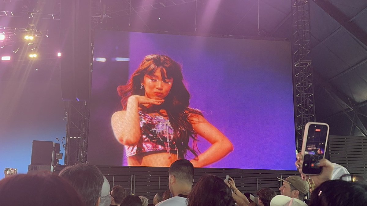 Ash 🤍 | Coachella W-2 🎶🌴✨ tweet media