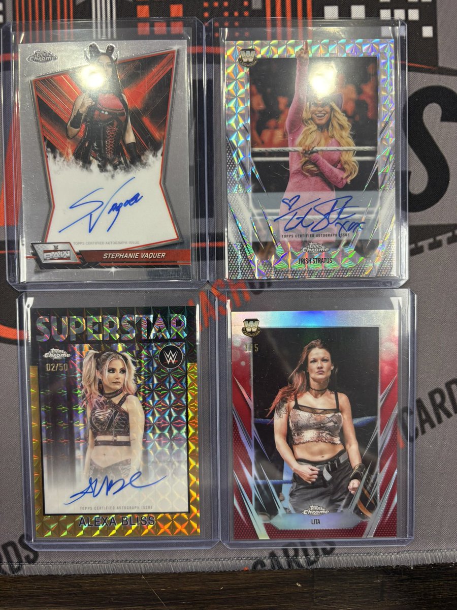 sport_trendz's tweet image. 2026 Topps Chrome WWE is by far the most fun product I’ve ripped in a long long time.