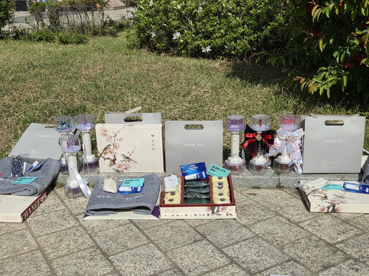 엉엉ㅠㅠㅠㅠㅠㅠㅜ
💙💜💗❤️🖤