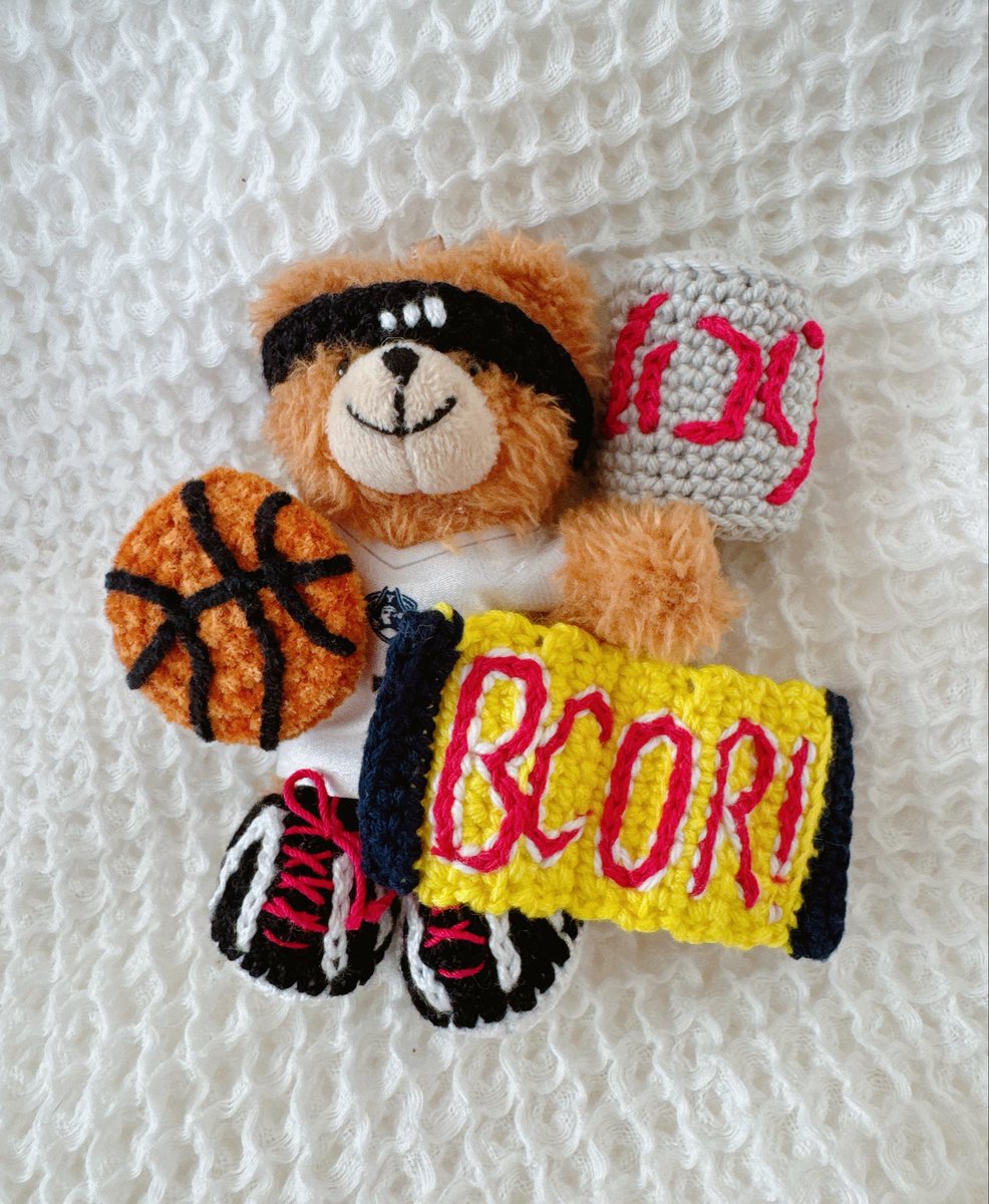 かなな tweet media