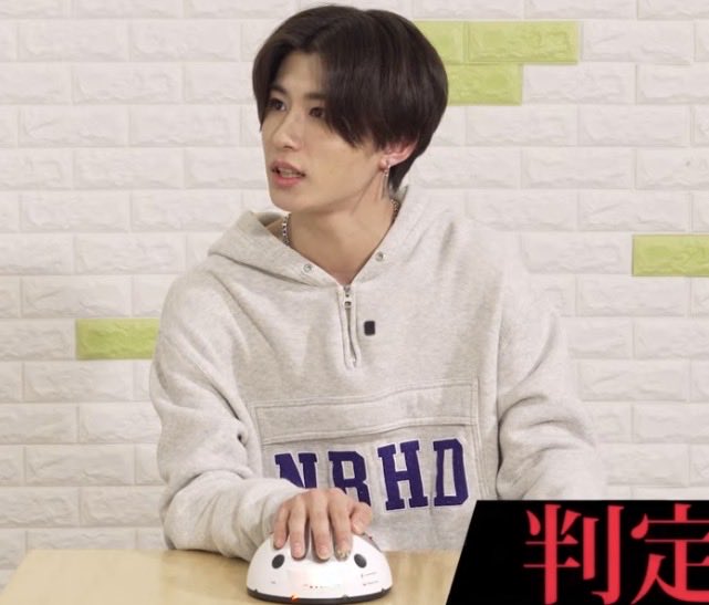 ﾖﾈｵｻﾝの物持ちの良さに泣いてる😭❤️‍🔥
この時と同じフーディーですよね、、⁉︎