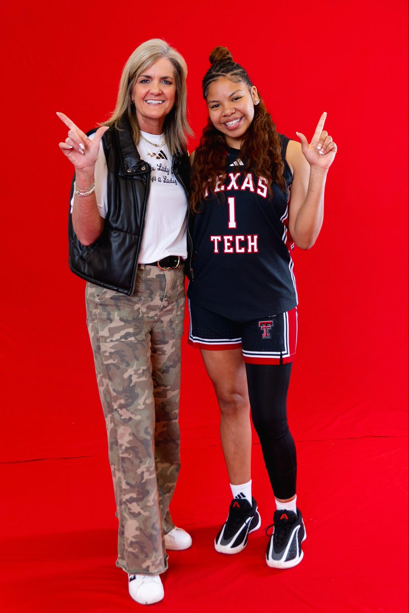 kikiiismith's tweet image. let’s rock, raider nation🖤❤️ 
#committed #AGTG