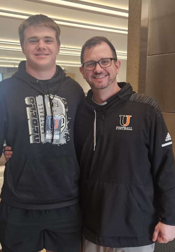 FarmerDaleNolan's tweet photo. Great time at @JimmieFootball Junior day today really appreciate the coaches for having me out. Blessed to receive my first offer to play Division 2 football!
@Coach_Mistro @CoachZim_UJ @CoachTomDosch https://t.co/bxKf2UyFPX