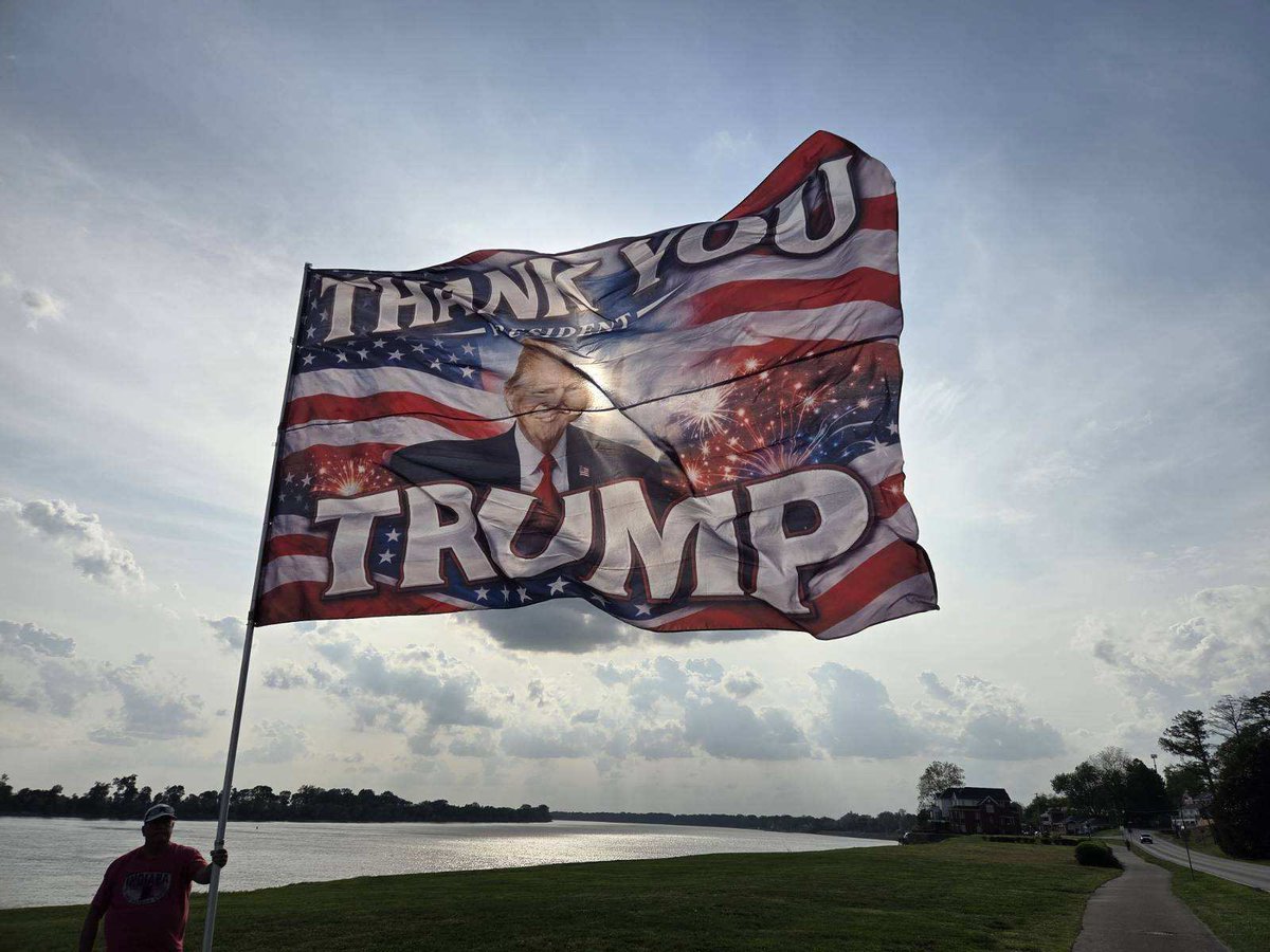 MikeBoatman2's tweet image. Helloooooo Newburgh, Indiana 

Let’s MAGA!

On the banks of the Ohio River

#DonaldTrump
#MAGA
#Indiana
#NewburghIndiana