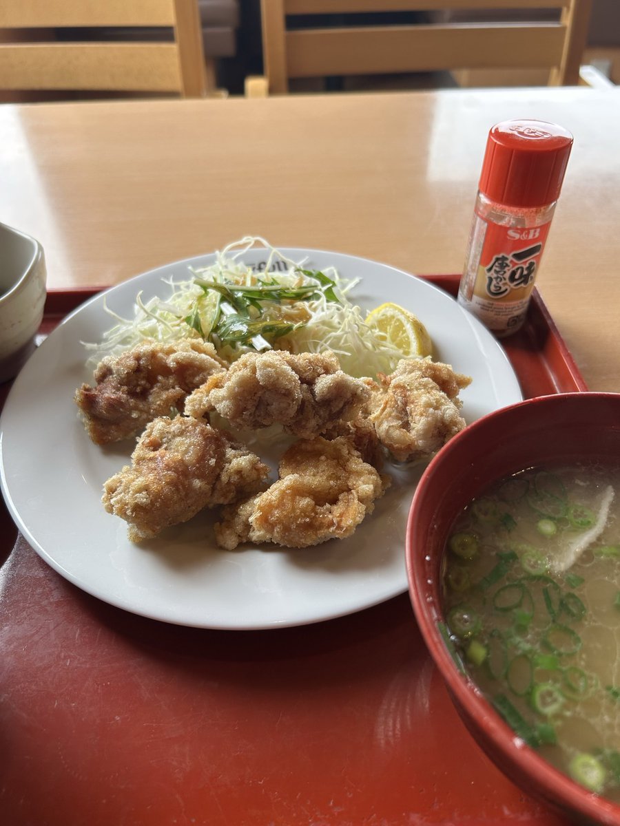 777_afc's tweet photo. おはようございます。

今日は土曜日。

自分は休みですが、予定が詰まっていて色々行動しないと。

朝昼はジョイフルで久しぶりに塩唐揚げ定食です。

皆さん素敵な土曜日をお過ごしくださいね。 https://t.co/IlrkfcwENM