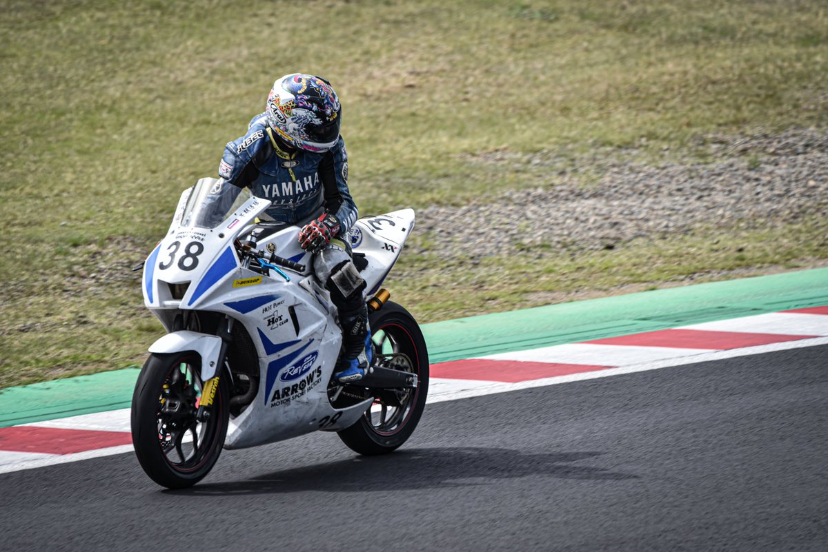 もてロー開幕戦
誰が誰なの分からなくなった…
カウルみんな変わっててわかんねぇ…
#モビリティリゾートもてぎ
#もてロー
拡散してあげてください。
できればどこの誰なのか教えてください。