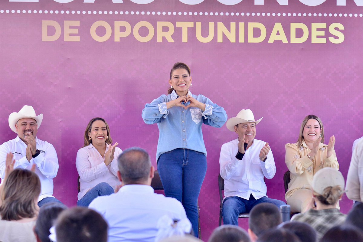 LoreniaValles_'s tweet photo. Qué gusto estar en el municipio de Soyopa, siendo testigo del compromiso de nuestro gobernador @AlfonsoDurazo con la educación.

Hoy, le acompañé en la entrega de becas a niñas y niños de primaria para que sigan estudiando, y motivarles a esforzarse para hacer sus sueños realidad.

Sonora es la tierra de las oportunidades.