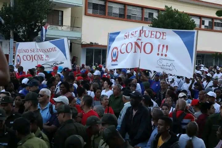 #CubaEstáFirme Este pueblo es único e incondicional a su historia a sus ideales. No nos rendimos y venceremos siempre. Patria o muerte Venceremos