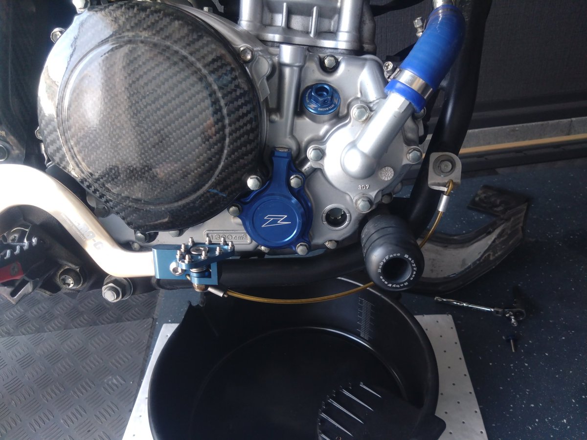 底が抜けたゴミ箱→↑🇸🇪🇸🇪🇯🇵🇯🇵 tweet media