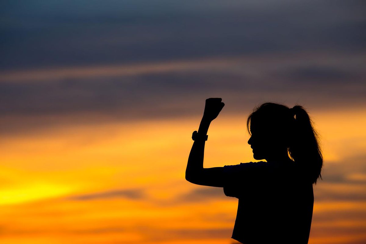 Dsert195231's tweet image. "सपनों को सच करने का सबसे अच्छा समय
आज है, अभी है — कल नहीं।" ⏳🔥
💫 
हर नया दिन एक मौका है खुद को साबित करने का।
डर को पीछे छोड़ो और अपने सपनों के पीछे भागो। 🚀

#GoodMorning #MorningMotivation #DreamBig #SuccessMindset #नईसोच #MotivationDaily #FocusOnGoal