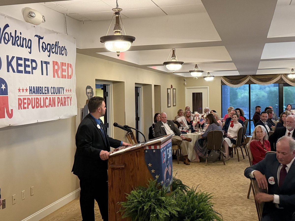 KDCodyTN's tweet photo. It was so fun tonight for Katilyn and me to attend the Hamblen County Lincoln-Reagan Day Dinner on invite from Congresswoman Diana Harshbarger.

I was honored to speak to the entire audience about my candidacy for the State House. 🇺🇸 #voteKennyCody2026 #EnergyAndEffort https://t.co/Kxm7m5yI6h