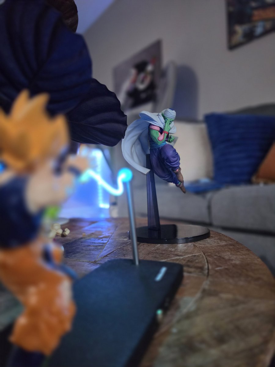Cee_dot_Moody's tweet image. My best friend got me this piccalo Figurine from her Japan trip so I had to pair it with my goku stand I got as a birthday gift.... Decided to take some action shots with my @SamsungMobile #galaxys26ultra #blerd #anime