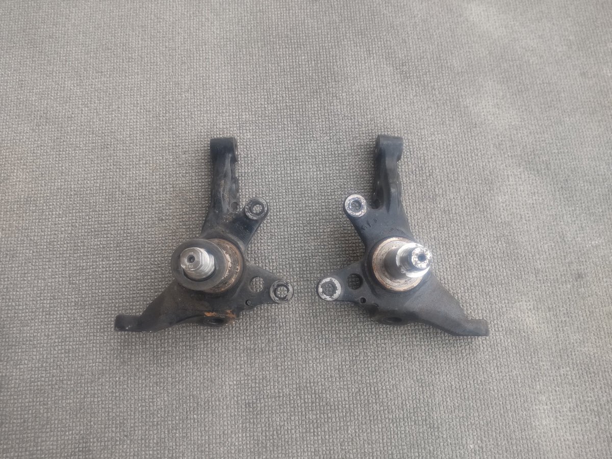 仕様変更のためナックル売ります
S14S15用
ユラモード
裏ユラナックル
15000円でどうですか？