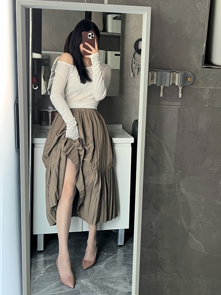 wd2e8's tweet photo. 真的说不出哪里不对，可是心里就是很难过 https://t.co/xp6nmV7Mwm